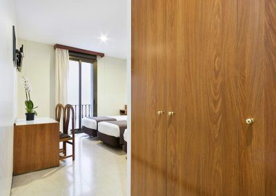 Hotel Condal - Doppelzimmer + Zusatzbett